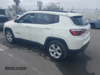 2019 Jeep Compass Altitude z VIN 3C4NJCBB6KT809494, wystawiony jako IAAI lot #42398252 z przebiegiem 62 813 mil mil oraz . Historia ofert i sprzedaży dostępna na DreamBid. Obrazek 3.