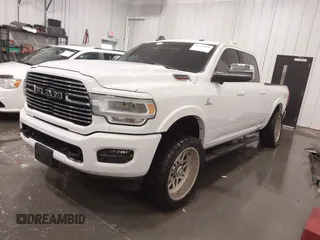 2019 Ram 2500 Laramie z VIN 3C6UR5FL7KG657180, wystawiony jako IAAI lot #41714476 z przebiegiem 97 334 mil mil oraz . Historia ofert i sprzedaży dostępna na DreamBid. Obrazek 21.