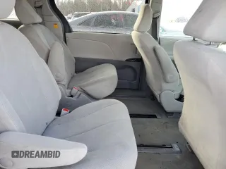 2011 Toyota Sienna with VIN 5TDZK3DC6BS151402, listed as a Copart auction lot 86147774 with 388,569 mi miles and Clean Title. Bid and sale history available at carsss.com. Image 11.