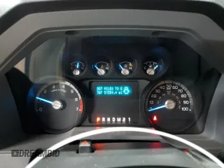 2016 Ford F-350 XL z VIN 1FTBF3B68GED02210, wystawiony jako Copart lot #63102965 z przebiegiem 51 589 mil mil oraz Czysty tytuł • Clean title. Historia ofert i sprzedaży dostępna na DreamBid. Obrazek 9.
