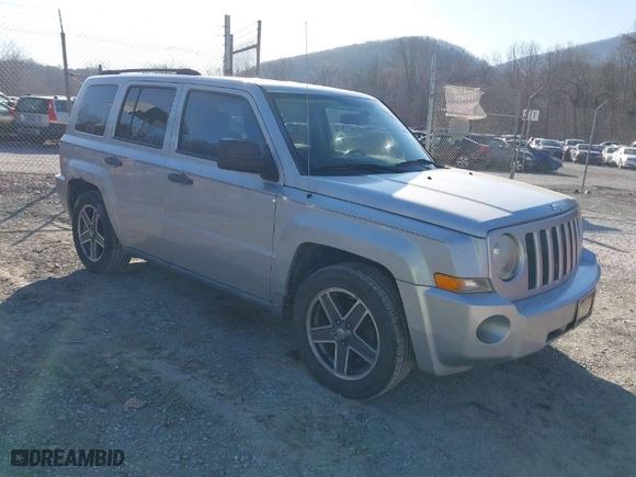 2008 Jeep Patriot Sport with VIN 1J8FF28W28D701794, listed as a IAAI auction lot 41767417 with 225,128 mi miles. Bid and sale history available at carsss.com. Image 1.