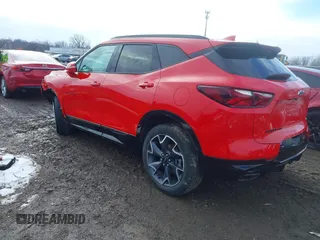 2022 Chevrolet Blazer RS z VIN 3GNKBKRS8NS172965, wystawiony jako IAAI lot #41610547 z przebiegiem 43 333 mil mil oraz . Historia ofert i sprzedaży dostępna na DreamBid. Obrazek 3.