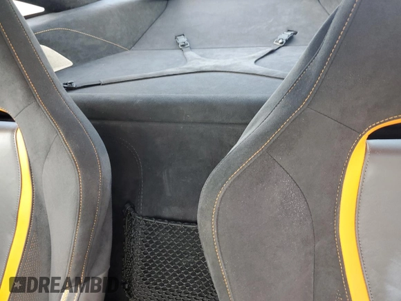2019 McLaren 720S z VIN SBM14DCA9KW003247, wystawiony jako Copart lot #80073724 z przebiegiem 18 804 mil mil oraz Szkody całkowita. Historia ofert i sprzedaży dostępna na DreamBid. Obrazek 10.