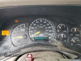 2000 Chevrolet Suburban LT with VIN 3GNFK16T8YG136323, listed as a Copart auction lot 68265064 with 452,126 mi miles and Clean Title. Bid and sale history available at carsss.com. Image 9.
