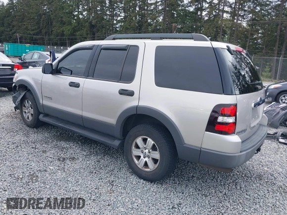 2006 Ford Explorer XLT z VIN 1FMEU73E26UB67225, wystawiony jako IAAI lot #42291341 z przebiegiem 134 682 mil mil oraz . Historia ofert i sprzedaży dostępna na DreamBid. Obrazek 3.
