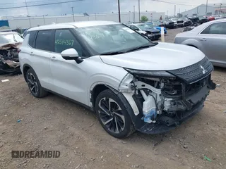 2024 Mitsubishi Outlander SE z VIN JA4J3VA81RZ030124, wystawiony jako IAAI lot #42544367 z przebiegiem 40 408 mil mil oraz . Historia ofert i sprzedaży dostępna na DreamBid. Obrazek 1.