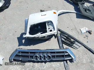 2019 Audi Q5 Premium with VIN WA1ANAFY3K2127433, listed as a IAAI auction lot 41786698 with 49,881 mi miles. Bid and sale history available at carsss.com. Image 12.