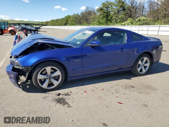 2014 Ford Mustang GT z VIN 1ZVBP8CF4E5258385, wystawiony jako Copart lot #56265104 z przebiegiem 69 178 mil mil oraz Nie do naprawy • Non repairable. Historia ofert i sprzedaży dostępna na DreamBid. Obrazek 1.