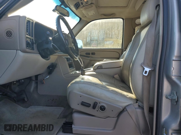 2004 Chevrolet Suburban LT with VIN 3GNEC16ZX4G198345, listed as a Copart auction lot 55754274 with 255,932 mi miles and Clean Title. Bid and sale history available at carsss.com. Image 7.