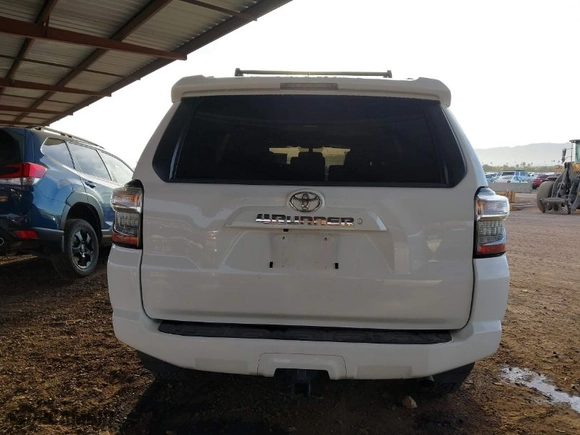 2018 Toyota 4Runner SR5 with VIN JTEZU5JR2J5181608, listed as a IAAI auction lot 41072241 with 104,230 mi miles. Bid and sale history available at carsss.com. Image 16.