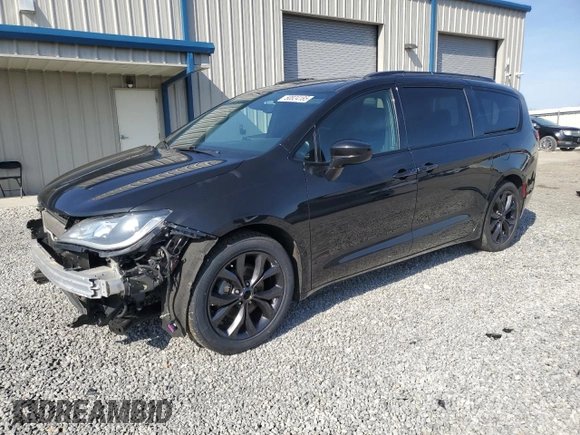 2020 Chrysler Pacifica Touring with VIN 2C4RC1FG1LR242086, listed as a Copart auction lot 50824185 with 105,779 mi miles and Salvage title. Bid and sale history available at DreamBid. Image 1.