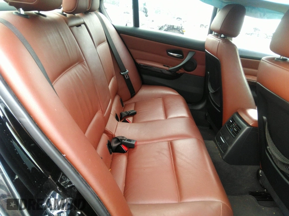 2006 BMW 3 Series 330xi with VIN WBAVD33596KV61939, listed as a IAAI auction lot 40033525 with 167,531 mi miles and . Bid and sale history available at DreamBid. Image 8.