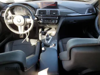 2018 BMW M3 with VIN WBS8M9C57J5L00828, listed as a Copart auction lot 42572923 with 33,042 mi miles. Bid and sale history available at carsss.com. Image 8.