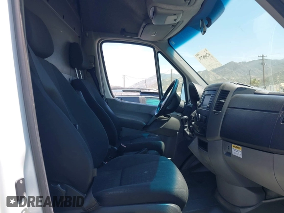 2017 Mercedes-Benz Sprinter Cargo Worker with VIN WD3PE7CD6HP570525, listed as a IAAI auction lot 42096771 with 276,337 mi miles. Bid and sale history available at carsss.com. Image 5.
