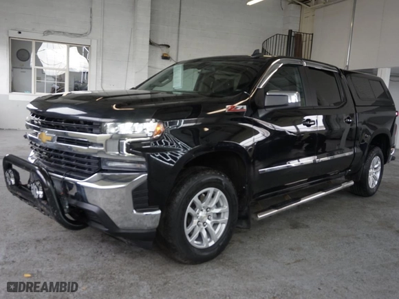 2020 Chevrolet Silverado 1500 LT with VIN 3GCUYDED1LG292402, listed as a Copart auction lot 52629945 with 33,714 mi miles and Salvage Title. Bid and sale history available at carsss.com. Image 2.