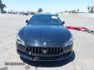 2018 Maserati Quattroporte S GranLusso z VIN ZAM56YPL1J1274060, wystawiony jako IAAI lot #42347208 z przebiegiem 55 022 mil mil oraz . Historia ofert i sprzedaży dostępna na DreamBid. Obrazek 13.