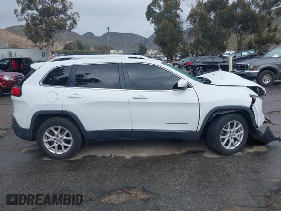 2015 Jeep Cherokee Latitude with VIN 1C4PJMCB1FW751758, listed as a IAAI auction lot 41767154 with 160,349 mi miles. Bid and sale history available at carsss.com. Image 13.