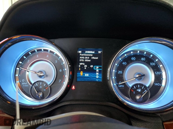 2014 Chrysler 300 z VIN 2C3CCAAG0EH132608, wystawiony jako Copart lot #59217075 z przebiegiem 215 836 mil mil oraz Szkoda całkowita • Salvage title. Historia ofert i sprzedaży dostępna na DreamBid. Obrazek 9.
