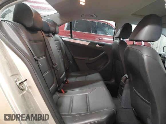 2014 Volkswagen Jetta SE with VIN 3VWD07AJ4EM229753, listed as a Copart auction lot 60331925 with 200,647 mi miles and Clean title. Bid and sale history available at DreamBid. Image 10.