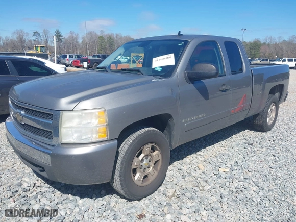 2008 Chevrolet Silverado 1500 LT w/1LT with VIN 2GCEC19C781230022, listed as a IAAI auction lot 41640480 with 323,699 mi miles. Bid and sale history available at carsss.com. Image 2.