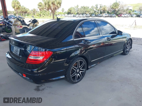 2013 Mercedes-Benz C-Class C 250 Sport with VIN WDDGF4HB8DA798585, listed as a IAAI auction lot 40421628 with 121,343 mi miles. Bid and sale history available at carsss.com. Image 4.
