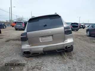 2008 Porsche Cayenne S с VIN WP1AB29PX8LA50620, выставлен на аукционе IAAI как лот 42000403 с пробегом Не указан миль и . История ставок и продаж доступна на DreamBid. Изображение 16.