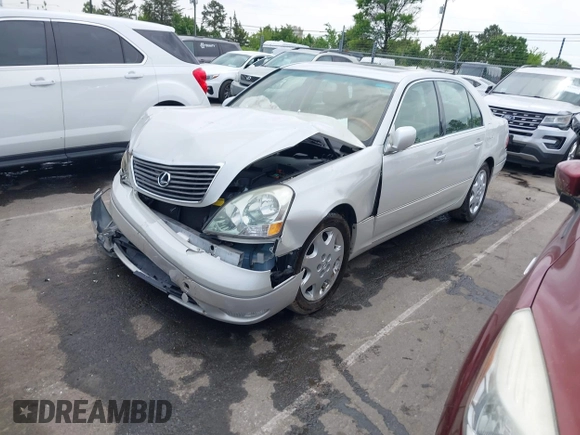2001 Lexus LS 430 with VIN JTHBN30F110026221, listed as a IAAI auction lot 42022976 with 142,418 mi miles. Bid and sale history available at carsss.com. Image 17.