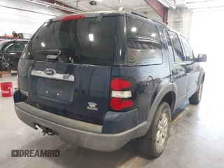 2006 Ford Explorer XLT with VIN 1FMEU73E86UB41275, listed as a IAAI auction lot 41980955 with 243,779 mi miles. Bid and sale history available at carsss.com. Image 4.