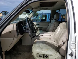 2001 Chevrolet Tahoe LT with VIN 1GNEK13T31J104805, listed as a Copart auction lot 70326574 with 276,390 mi miles and Salvage Title. Bid and sale history available at carsss.com. Image 7.