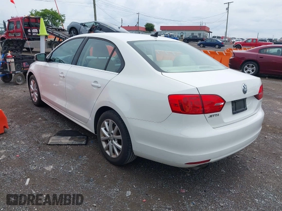 2014 Volkswagen Jetta SE with VIN 3VWD07AJ2EM239987, listed as a IAAI auction lot 42555560 with 115,987 mi miles and . Bid and sale history available at DreamBid. Image 3.