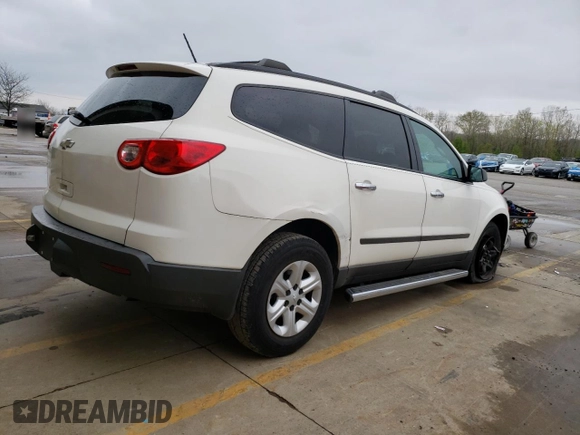 2012 Chevrolet Traverse LS z VIN 1GNKRFED7CJ396589, wystawiony jako Copart lot #52630935 z przebiegiem 130 670 mil mil oraz Szkoda całkowita • Salvage title. Historia ofert i sprzedaży dostępna na DreamBid. Obrazek 3.