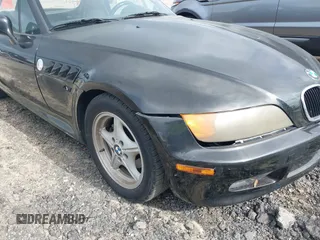 1996 BMW 3 Series Z3 1.9 z VIN 4USCH7328TLB71395, wystawiony jako IAAI lot #42743556 z przebiegiem 158 986 mil mil oraz . Historia ofert i sprzedaży dostępna na DreamBid. Obrazek 6.