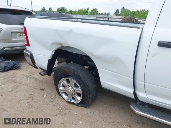 2024 Ram 2500 Big Horn with VIN 3C6UR5DJ1RG249902, listed as a IAAI auction lot 42043924 with 21,560 mi miles. Bid and sale history available at carsss.com. Image 6.