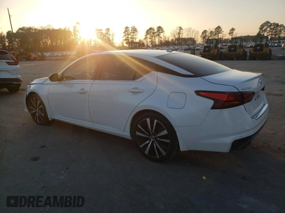 2021 Nissan Altima 2.5 SR with VIN 1N4BL4CV8MN362199, listed as a Copart auction lot 85032774 with 61,947 mi miles and Salvage Title. Bid and sale history available at carsss.com. Image 2.
