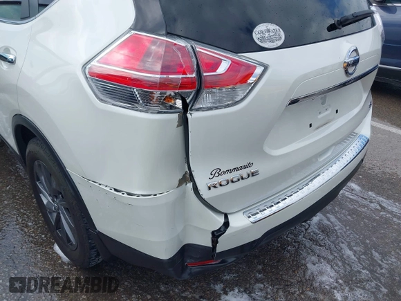 2016 Nissan Rogue SL with VIN 5N1AT2MTXGC807688, listed as a IAAI auction lot 42015737 with 89,849 mi miles. Bid and sale history available at carsss.com. Image 6.