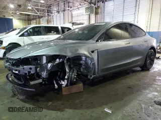 2025 Tesla Model 3 Long Range with VIN 5YJ3E1EA1SF925543, listed as a Copart auction lot 43796445 with 260 mi miles and Salvage Title. Bid and sale history available at carsss.com. Image 1.