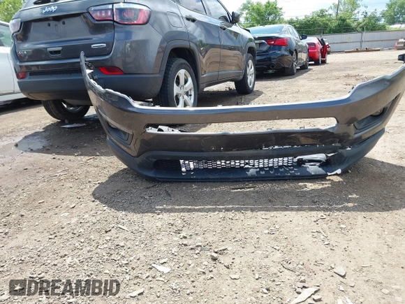 2018 Jeep Compass Latitude with VIN 3C4NJDBB5JT355582, listed as a IAAI auction lot 42351818 with 75,324 mi miles and . Bid and sale history available at DreamBid. Image 12.