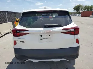 2023 Kia Seltos LX z VIN KNDEPCAA4P7377197, wystawiony jako Copart lot #54430015 z przebiegiem 37 693 mil mil oraz Szkoda całkowita • Salvage title. Historia ofert i sprzedaży dostępna na DreamBid. Obrazek 6.
