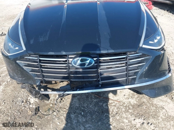 2020 Hyundai Sonata SE with VIN 5NPEG4JA9LH056882, listed as a IAAI auction lot 41822599 with 104,050 mi miles. Bid and sale history available at carsss.com. Image 6.