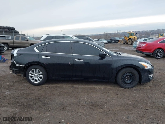 2015 Nissan Altima 2.5 with VIN 1N4AL3AP8FC262824, listed as a IAAI auction lot 41684970 with 134,000 mi miles. Bid and sale history available at carsss.com. Image 12.