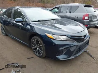 2020 Toyota Camry SE with VIN 4T1G11AK6LU983759, listed as a IAAI auction lot 41727151 with 73,331 mi miles. Bid and sale history available at carsss.com. Image 1.