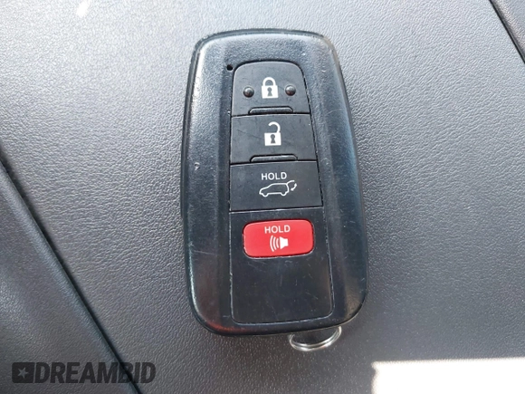2021 Toyota Highlander L with VIN 5TDZZRAH5MS525595, listed as a IAAI auction lot 42050564 with 32,542 mi miles and . Bid and sale history available at DreamBid. Image 11.