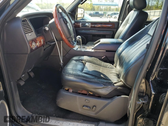2006 Lincoln Navigator Luxury with VIN 5LMFU28536LJ25620, listed as a Copart auction lot 49981754 with 196,801 mi miles and Clean Title. Bid and sale history available at carsss.com. Image 7.