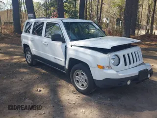 2015 Jeep Patriot Altitude Edition with VIN 1C4NJPBA7FD410300, listed as a IAAI auction lot 41938552 with 175,751 mi miles. Bid and sale history available at carsss.com. Image 1.