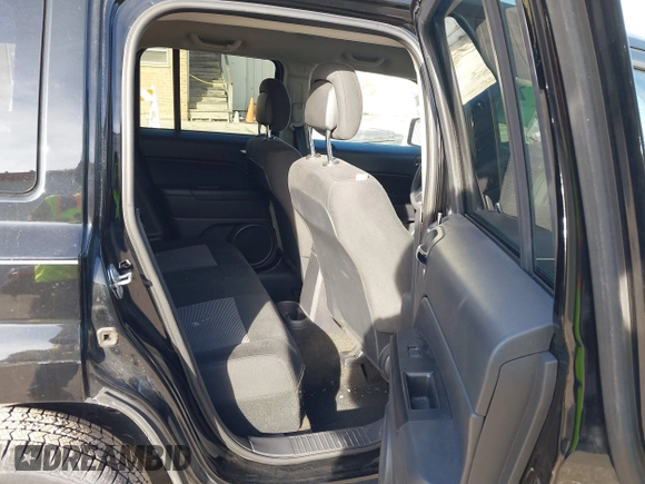 2017 Jeep Patriot Sport with VIN 1C4NJPBA7HD118388, listed as a IAAI auction lot 41538977 with 81,920 mi miles. Bid and sale history available at carsss.com. Image 8.