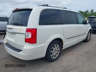 2011 Chrysler Town & Country Touring L z VIN 2A4RR8DG4BR616693, wystawiony jako IAAI lot #42492944 z przebiegiem 159 825 mil mil oraz . Historia ofert i sprzedaży dostępna na DreamBid. Obrazek 4.