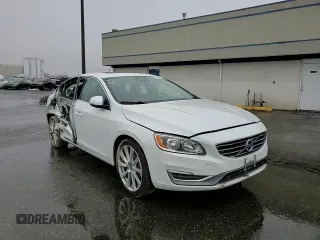 2018 Volvo S60 Inscription z VIN LYV402HK0JB171760, wystawiony jako Copart lot #45929395 z przebiegiem Nie podano mil oraz Szkoda całkowita • Salvage title. Historia ofert i sprzedaży dostępna na DreamBid. Obrazek 11.