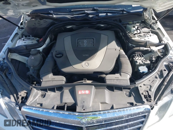 2011 Mercedes-Benz E-Class E 350 Luxury with VIN WDDHF5GB4BA452946, listed as a IAAI auction lot 42090168 with 121,943 mi miles. Bid and sale history available at carsss.com. Image 10.