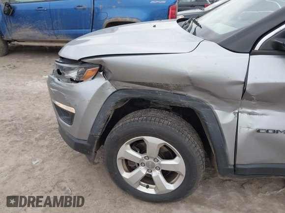 2018 Jeep Compass Latitude with VIN 3C4NJDBB1JT303009, listed as a IAAI auction lot 42012766 with 161,463 mi miles. Bid and sale history available at carsss.com. Image 6.