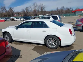 2017 Chrysler 300 Limited with VIN 2C3CCAAG1HH512125, listed as a IAAI auction lot 41677409 with 203,352 mi miles. Bid and sale history available at carsss.com. Image 14.